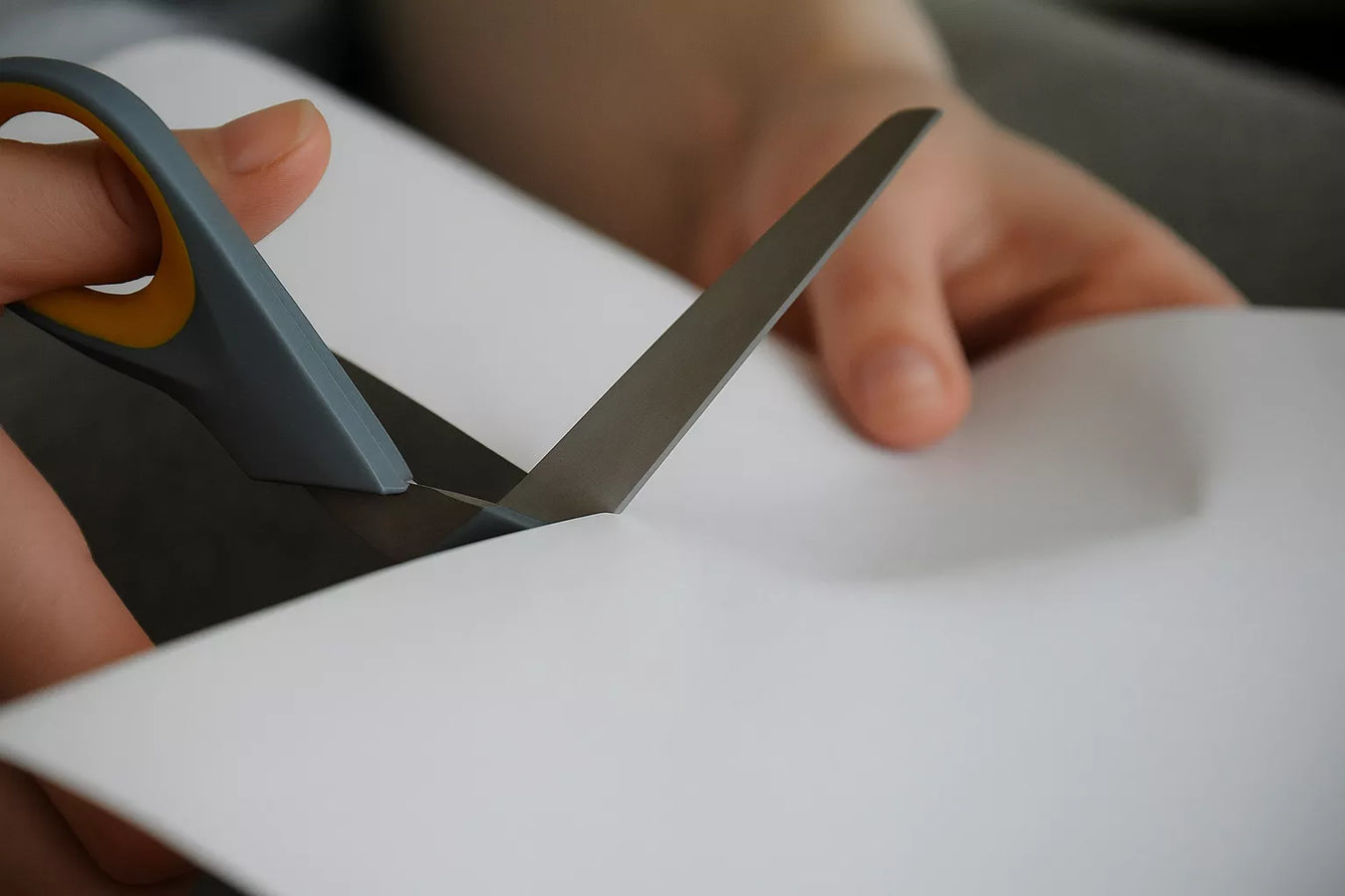 Magnetfolie aus PVC mit selbstklebender Rückseite in verschiedenen Größen, Formen und Farben, ideal für Basteln und DIY-Projekte